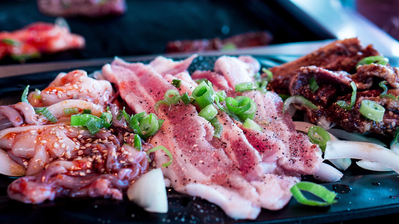 Chinese & pan-Asian: the banner photo of its sample QR menu